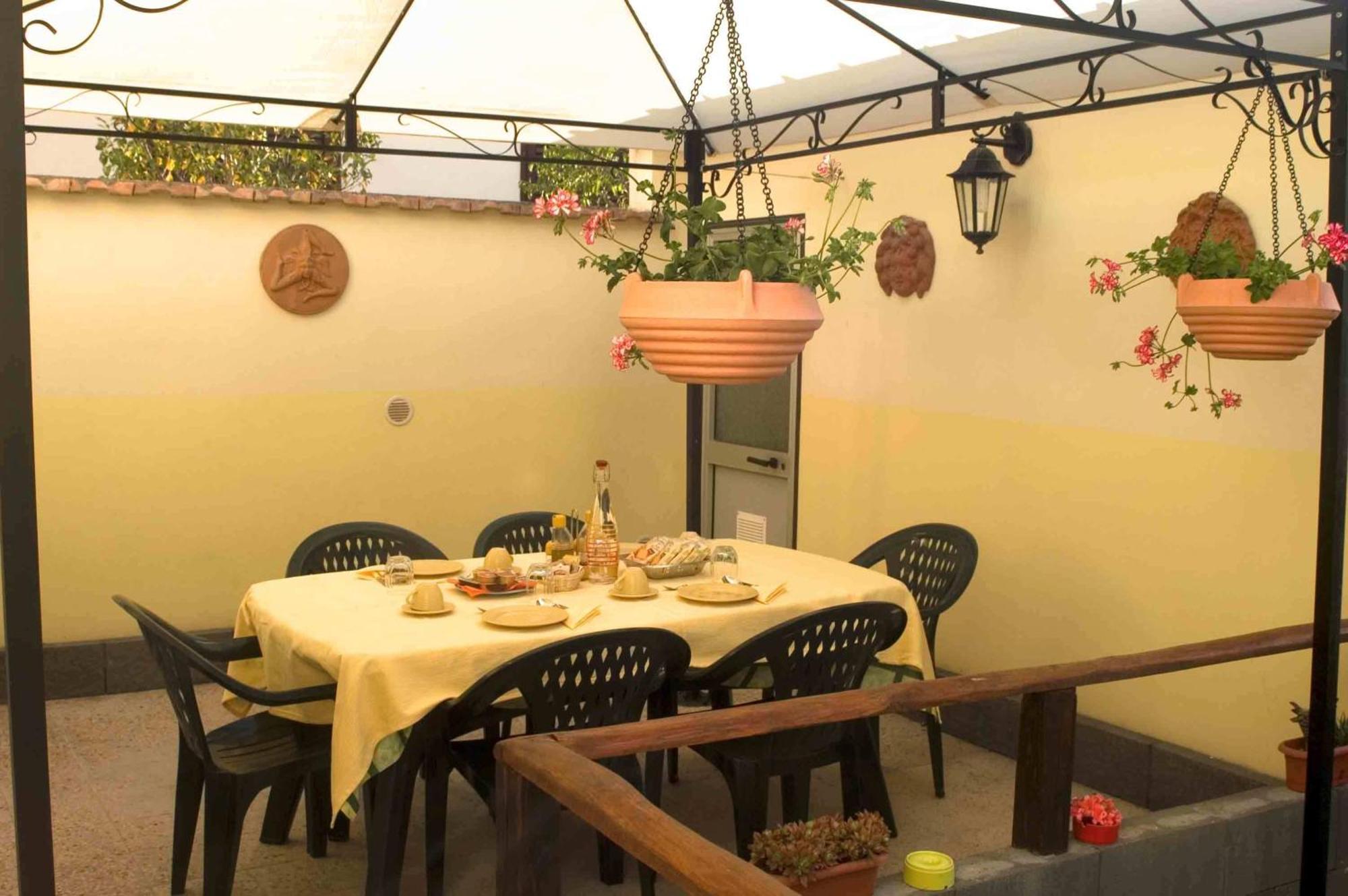 Bed and Breakfast I Colori Del Sole Ф'юмефреддо-ді-Сіцілія Екстер'єр фото